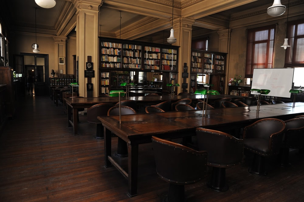Biblioteca Bernasconi